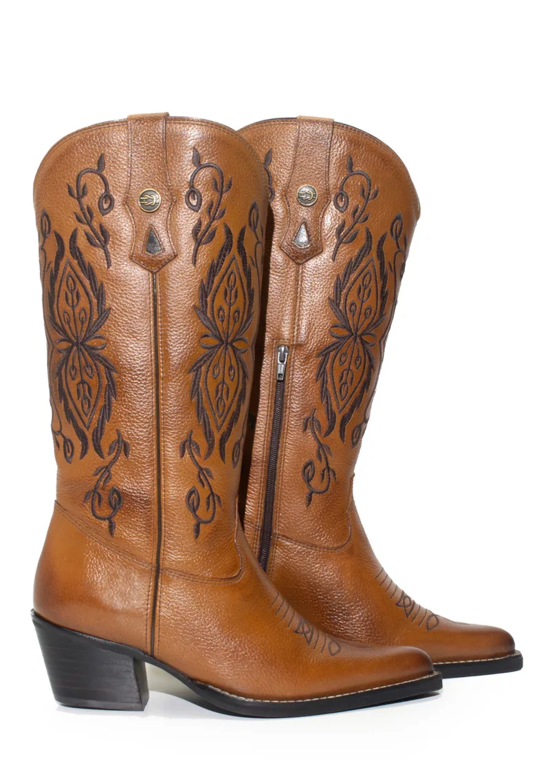 Bota Texana Feminina iATAi Cano Longo em Couro e Bordado na Cor Castor - Yellowstone - Image 2