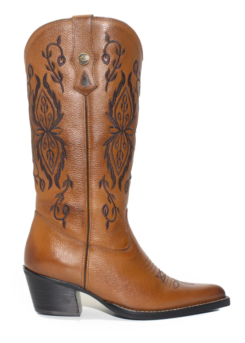 Bota Texana Feminina iATAi Cano Longo em Couro e Bordado na Cor Castor - Yellowstone