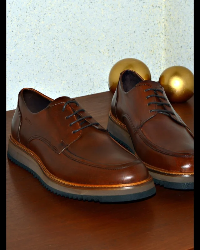 🤩 Últimas unidades. Nossa linha clássica está saindo de linha, então aproveite esses últimos pares a preços jamais praticados. Para este e outros modelos acesse www.iataibrasil.com
#country #botawestern #iataibrasil #botafeminina #maladeviagem #acessoriosemcouro #couro #essenciacountry